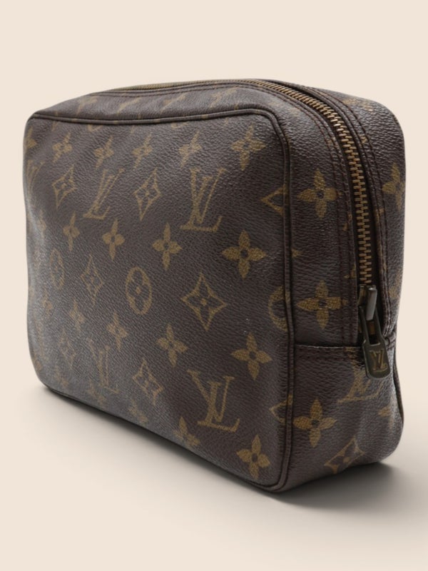 Louis Vuitton Trousse Toilette 24