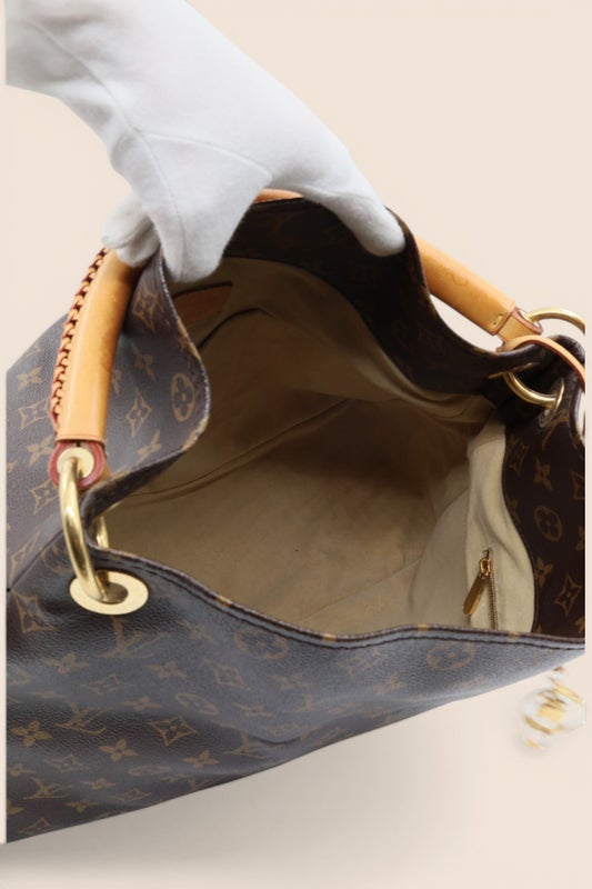 Louis Vuitton Artsy MM