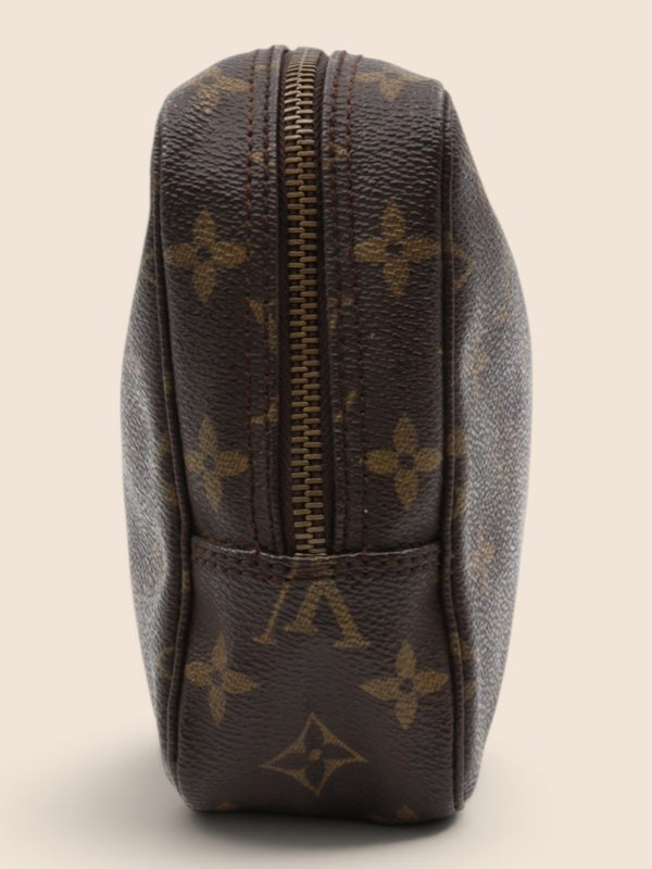 Louis Vuitton Trousse Toilette 24