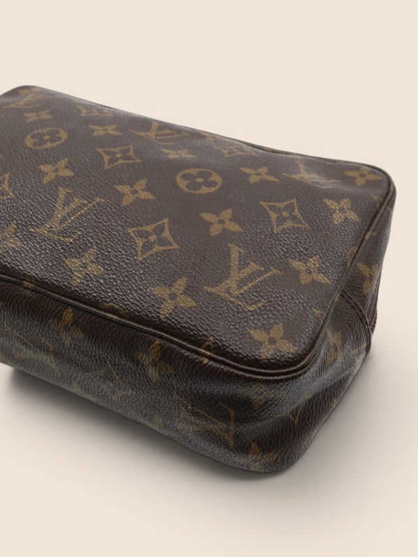 Louis Vuitton Trousse Toilette 24